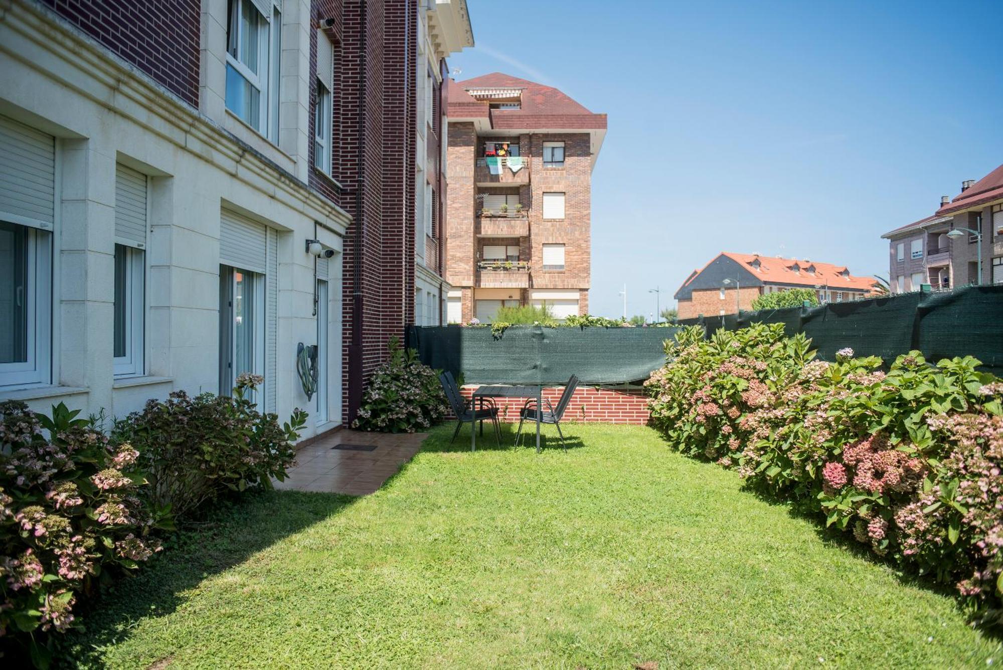 Apartamentos Somo Luaran gambar